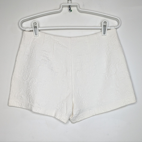 Lilly Pulitzer White Textured Cotton Short 4 - Picture 5 of 9